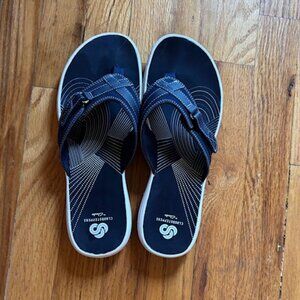 Cloud Steppers‎ Clarks Womens 10M Navy Breeze Adjustable Flip Flops